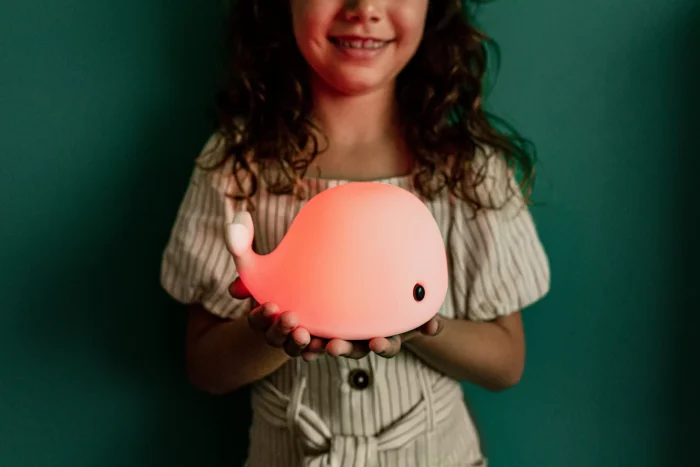 Little L luce notturna a balena