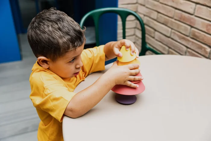 Little L gioco scomponibile silicone pino colori accesi