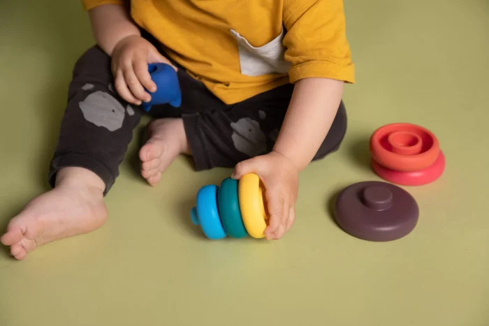 LL022-001_14 Little L gioco scomponibile silicone torre impilabile con gatto colori vivi