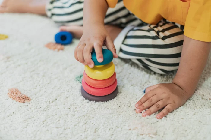 LL022-001_6 Little L gioco scomponibile silicone torre impilabile con gatto colori vivi