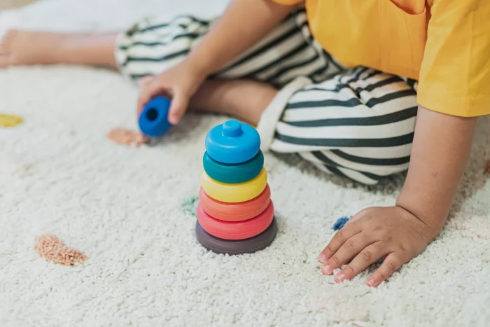 LL022-001_9 Little L gioco scomponibile silicone torre impilabile con gatto colori vivi