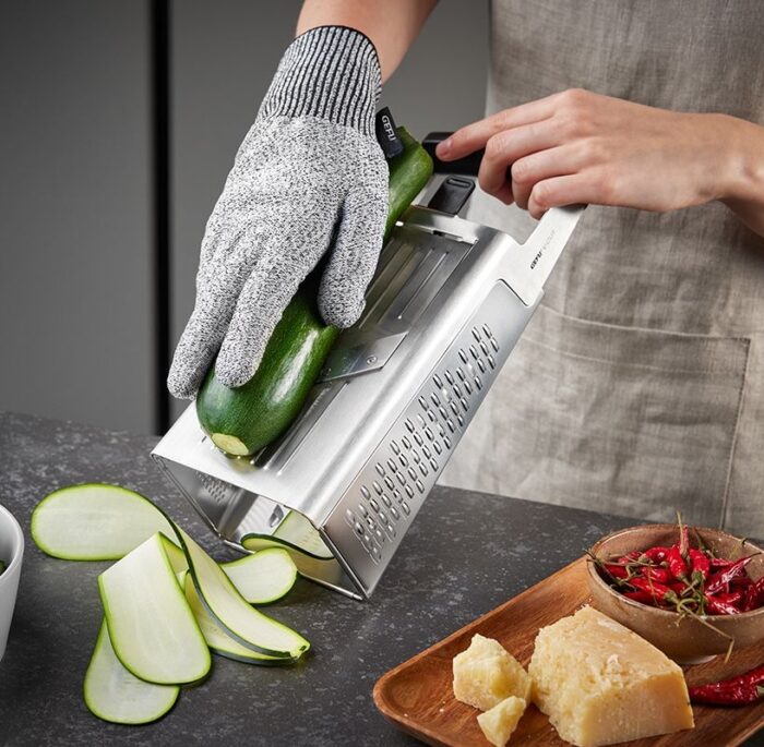 10761-gefu-vierkantreibe-mit-verstellbarem-Hobel-v-cut-03_1920x1920.jpg Gefu V-CUT grattugia quadrata