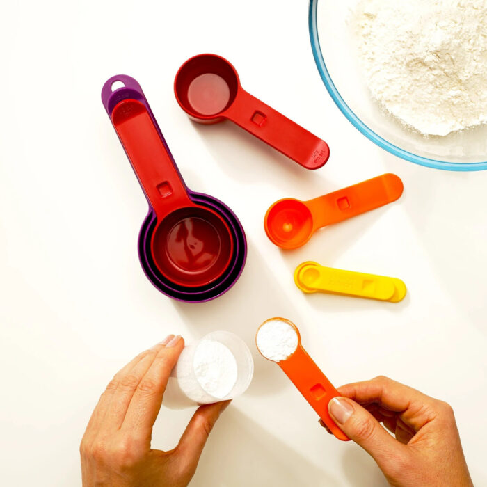 Joseph Joseph NEST MEASURE Set di 8 misurini da cucina