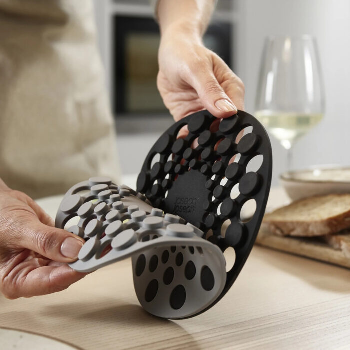 spot-on-1.jpg Joseph Joseph SPOT-ON Set 2 sottopentola