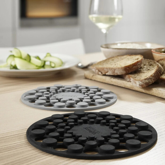 spot-on-2.jpg Joseph Joseph SPOT-ON Set 2 sottopentola