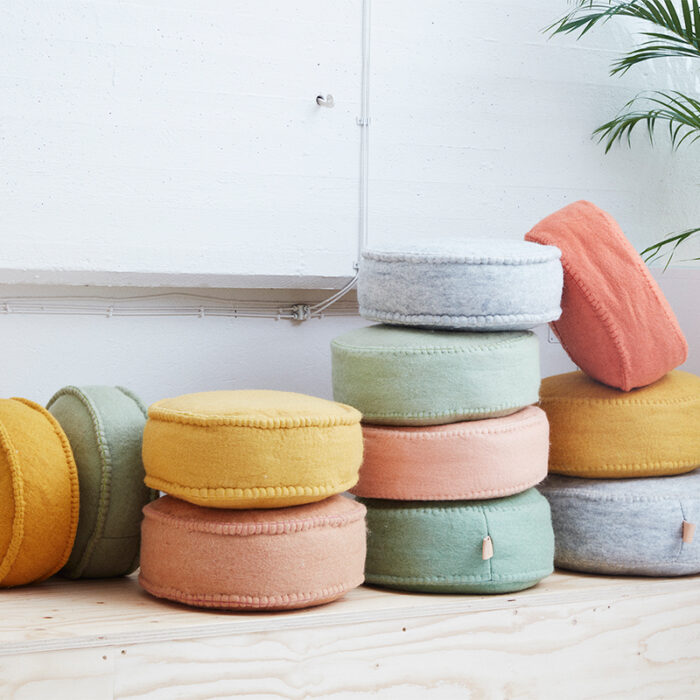 Aveva Pouf in feltro - rawgrey