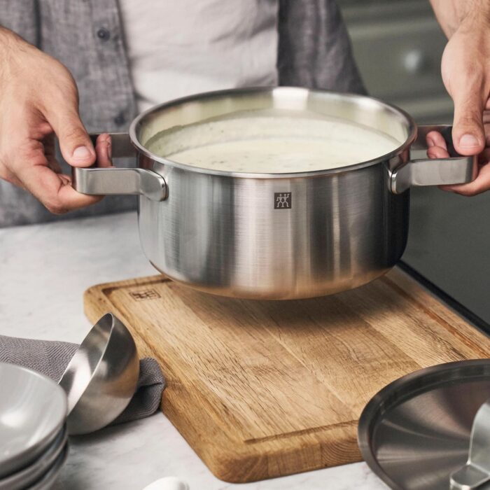 zwilling-pure-steel-set-pentole-5-pezzi-4-coperchi-3-1.jpg Zwilling PURE STEEL Set pentole 5 pezzi + 4 coperchi