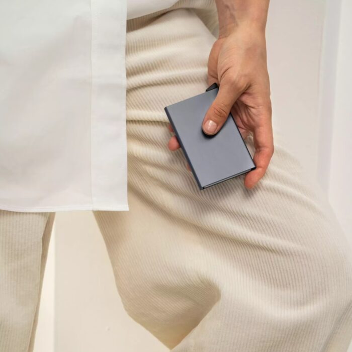 secrid-cardprotector-portatessere-titanium-2-2.jpg Secrid CARDPROTECTOR Portatessere - titanium