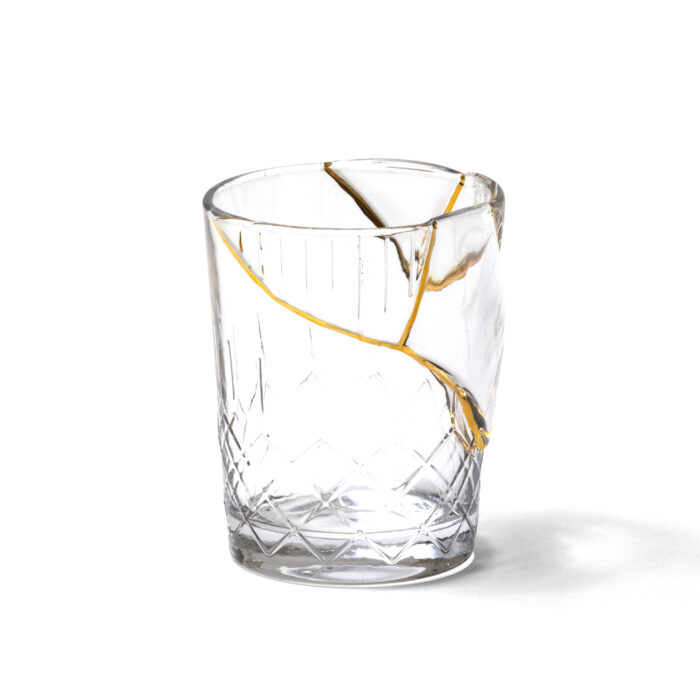 seletti-kintsugi-bicchiere-in-vetro-o82-nr.1-trasparente-dorato-1.jpg Seletti KINTSUGI Bicchiere in vetro ø8,2 nr.1 - trasparente/dorato