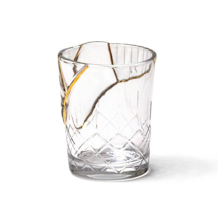 seletti-kintsugi-bicchiere-in-vetro-o82-nr.1-trasparente-dorato-3.jpg Seletti KINTSUGI Bicchiere in vetro ø8,2 nr.1 - trasparente/dorato