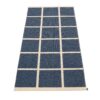 Pappelina CRISS Tappeto POP Blue Fog/Vanilla/Ochre Edge