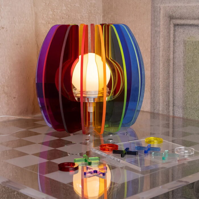 vesta-iride-lampada-piccola-in-cristallo-acrilico-multicolor-2.jpg Vesta IRIDE Lampada piccola in cristallo acrilico - multicolor