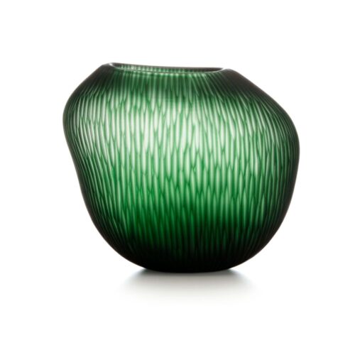 ivv-carving-vaso-in-vetro-satianto-con-righe-molate-h24cm-verde-1.jpeg IVV CARVING Vaso in vetro satianto con righe molate h24cm - verde