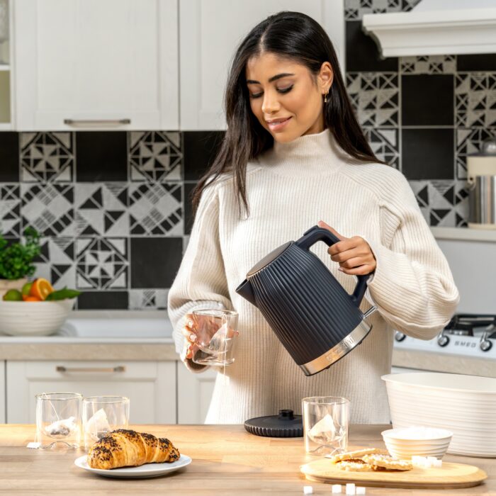 guzzini-sous-chef-bollitore-elettrico-blu-navy-2.jpg Guzzini SOUS CHEF Bollitore elettrico - blu navy