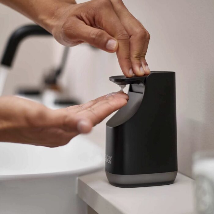 joseph-joseph-easystore-dispenser-sapone-nero-finitura-opaca-2.jpg Joseph Joseph EASYSTORE Dispenser sapone - nero finitura opaca