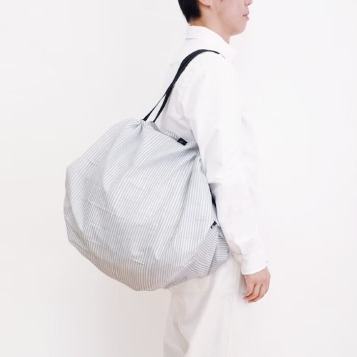 shupatto-compact-m-borsa-pieghevole-15l-bianco-rigato-2.jpg Shupatto COMPACT M Borsa pieghevole 15L - bianco rigato