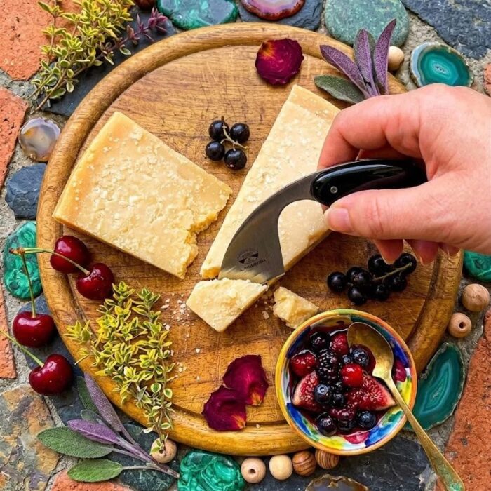 berti-coltello-per-parmigiano-e-grana-4cm-2.jpeg Berti Coltello per parmigiano e grana 4cm