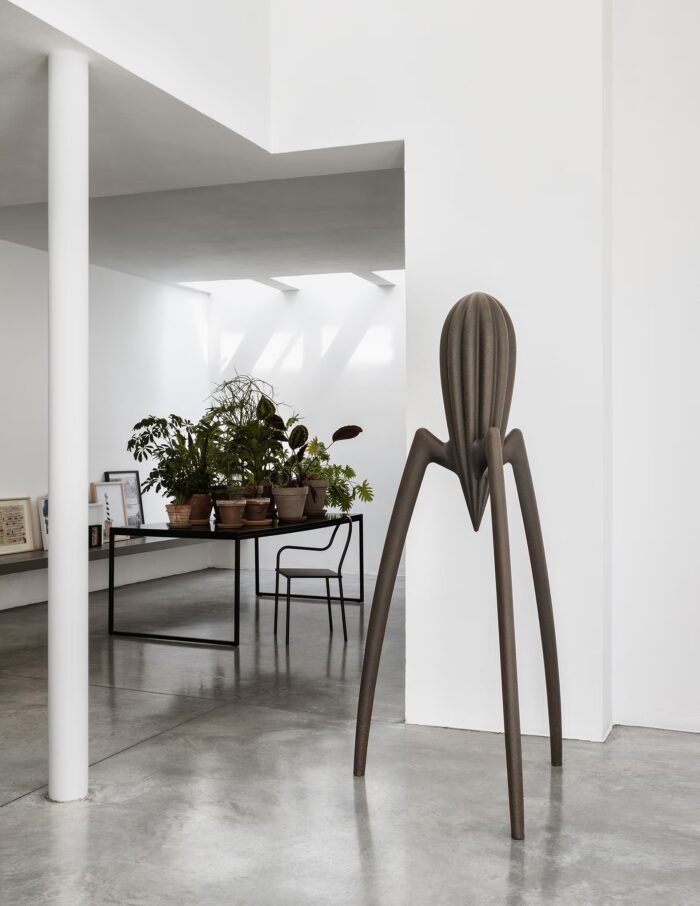 alessi-juicy-salif-spremiagrumi-gigante-bronzo-2.jpg Alessi JUICY SALIF Spremiagrumi gigante - bronzo