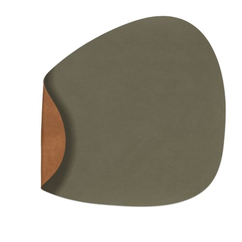 linddna-table-mats-tovaglietta-curva-reversibile-army-green-nature-1.jpg LINDDNA TABLE MATS Tovaglietta curva reversibile - army green / nature