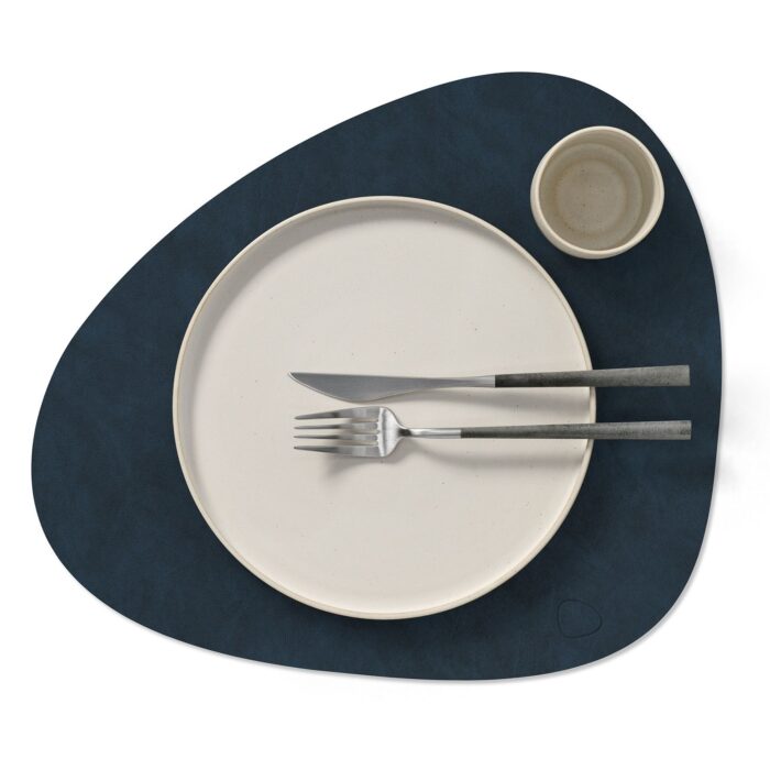 linddna-table-mats-tovaglietta-curva-reversibile-midnight-blue-petrol-2.jpg LINDDNA TABLE MATS Tovaglietta curva reversibile - midnight blue / petrol