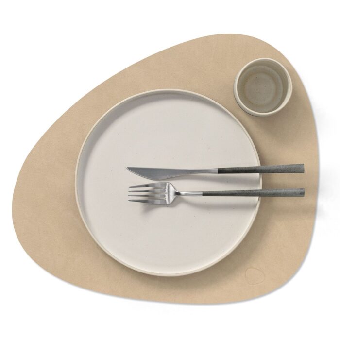 linddna-table-mats-tovaglietta-curva-sand-2-1.jpeg LINDDNA TABLE MATS Tovaglietta curva - sand