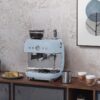 Smeg Macchina da caffè espresso con macinacaffè integrato EGF03 - azzurro