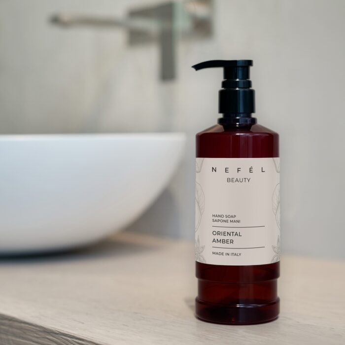 nefel-hand-soap-sapone-mani-480ml-oriental-amber-2.jpg Nefél HAND SOAP Sapone mani 480ml - oriental amber