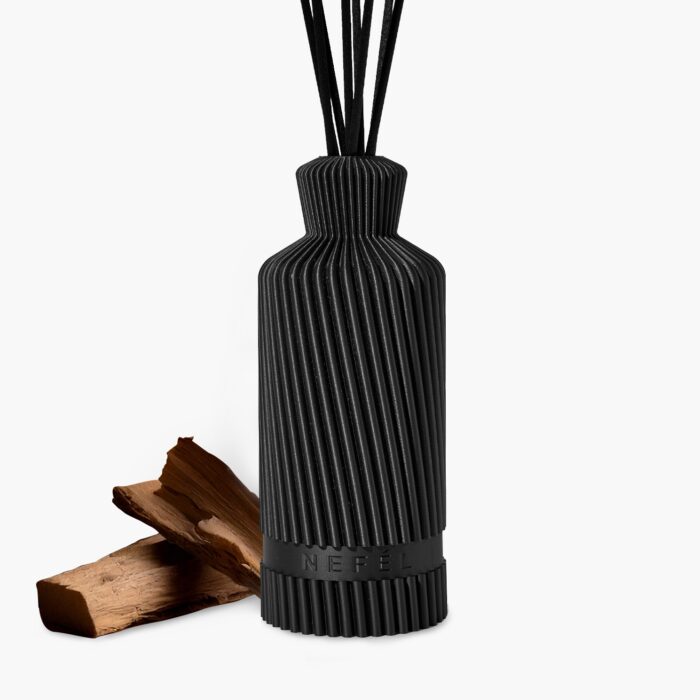 nefel-reed-diffuser-waves-diffusore-per-ambiente-480ml-oud-suede-1.jpg Nefél REED DIFFUSER WAVES Diffusore per ambiente 480ml - oud & suede