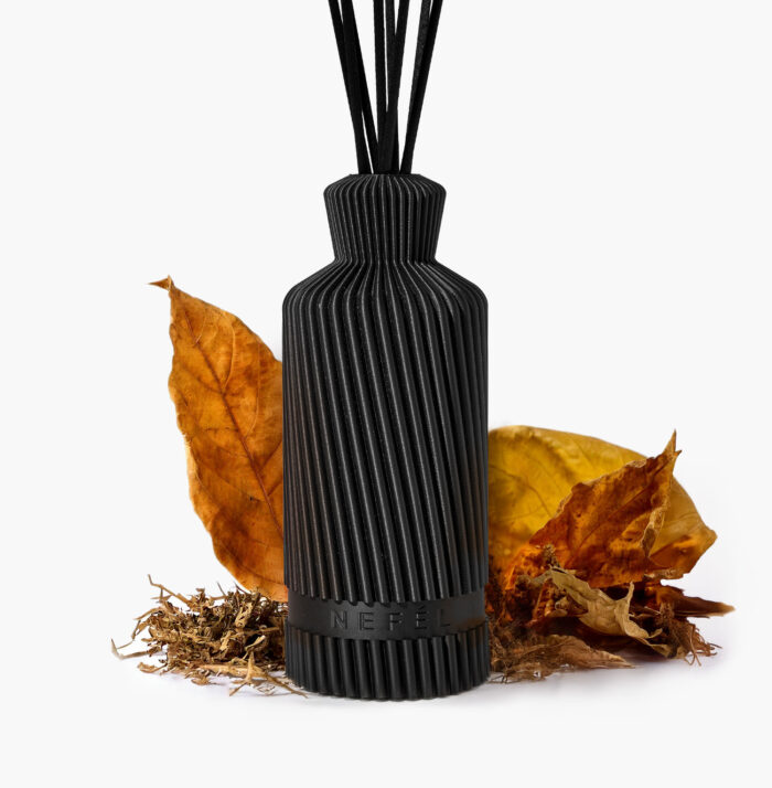 nefel-reed-diffuser-waves-diffusore-per-ambiente-480ml-tobacco-whisky-3.jpg Nefél REED DIFFUSER WAVES Diffusore per ambiente 480ml - tobacco & whisky