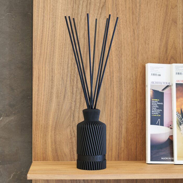 nefel-reed-diffuser-waves-diffusore-refill-480ml-date-pomegranate-2.jpg Nefél REED DIFFUSER WAVES Diffusore refill 480ml - date & pomegranate