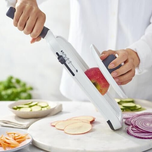 oxo-good-grips-mandolina-di-precisione-4-1.jpg OXO GOOD GRIPS Mandolina di precisione